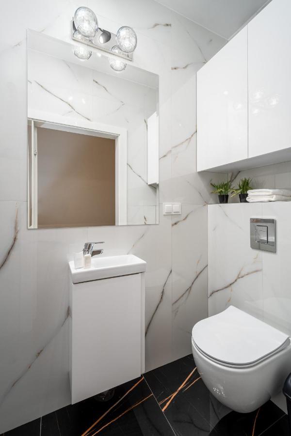 Your Apartments Okrzei 12 ワルシャワ エクステリア 写真